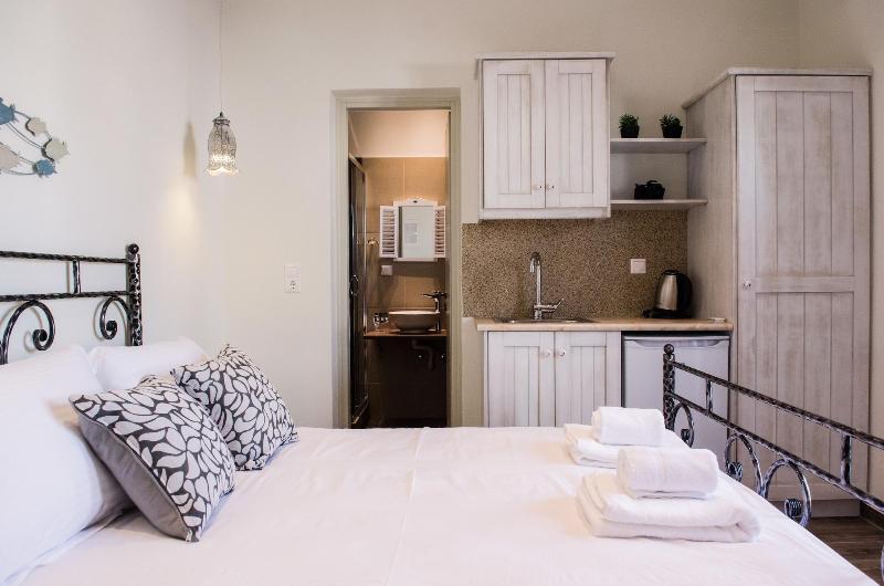Oda ve Kahvaltı Naxos Petite 3*