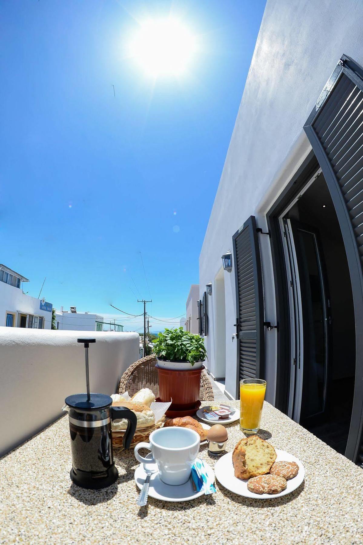 Oda ve Kahvaltı Naxos Petite 3*